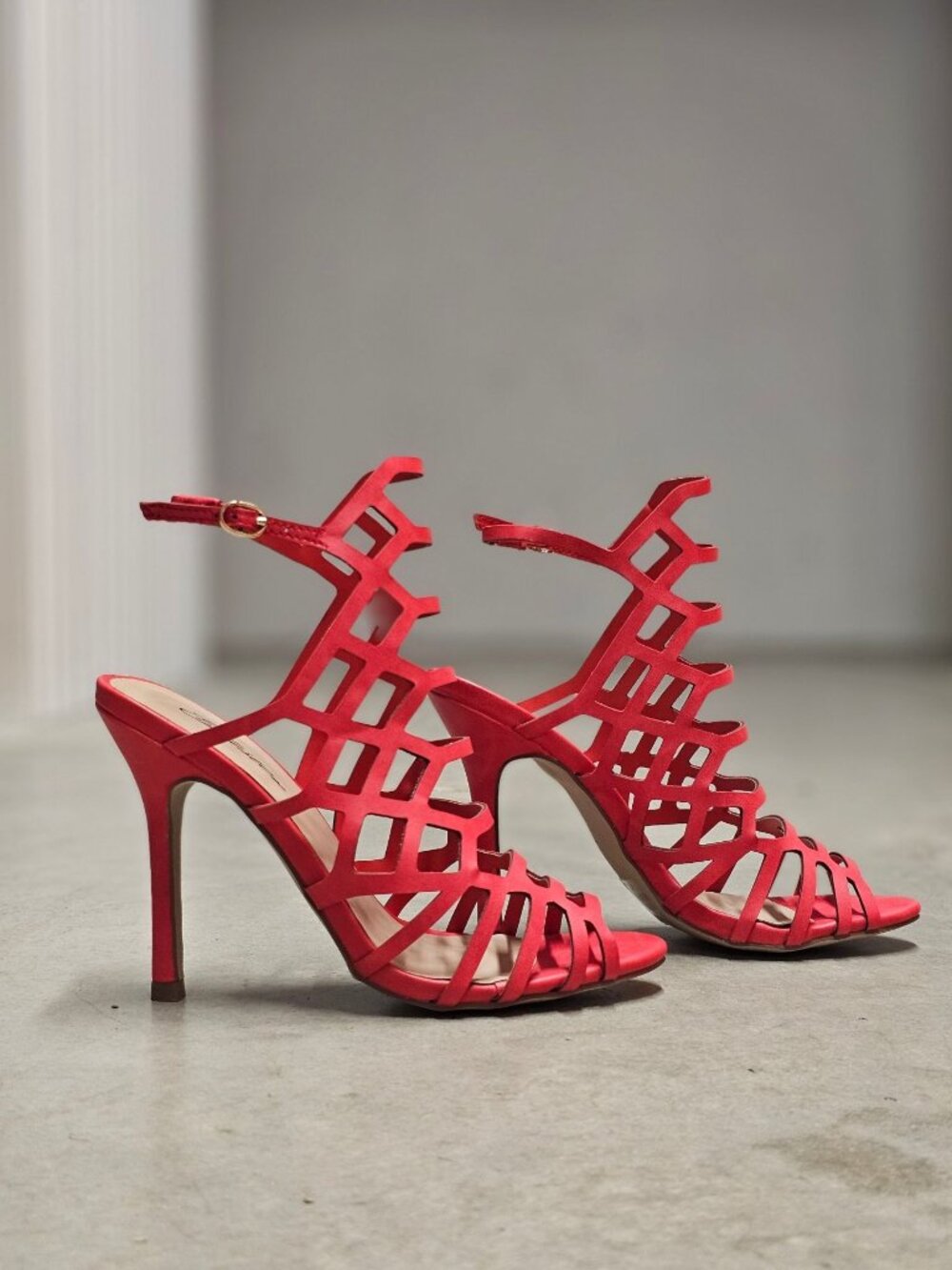 Red Strappy High Heeled Sandals With Cutout Design & Adjustable Buckle Chic Even